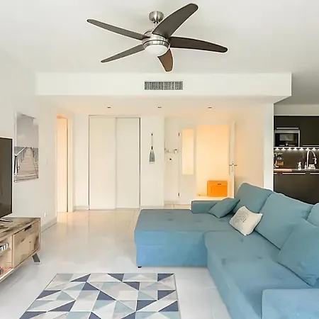 Apartment Rooftop Pool, Private Garden, At The Beach! *