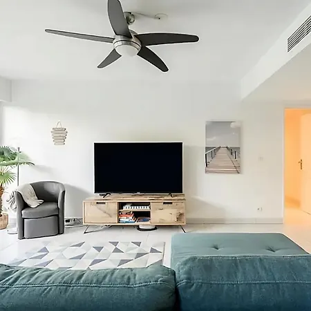 Apartment Rooftop Pool, Private Garden, At The Beach! Antibes