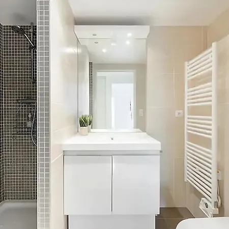 Rooftop Pool, Private Garden, At The Beach! アパート