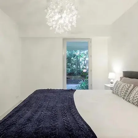 Apartment Rooftop Pool, Private Garden, At The Beach! Antibes