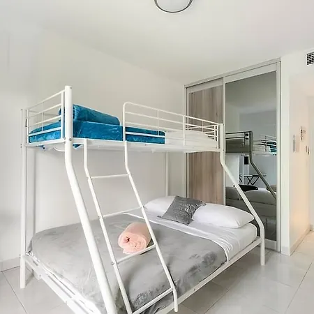 Apartment Rooftop Pool, Private Garden, At The Beach!