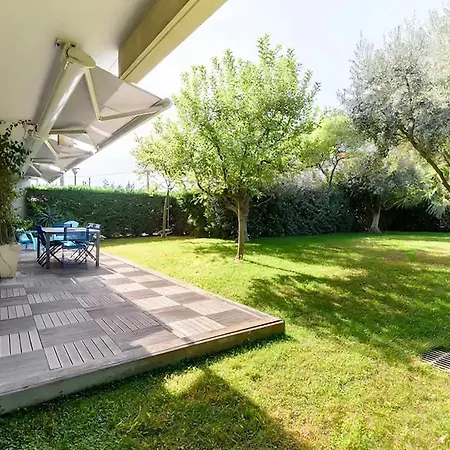 Rooftop Pool, Private Garden, At The Beach! *