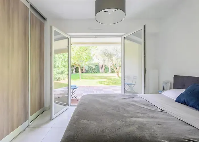 Rooftop Pool, Private Garden, At The Beach! Appartamento