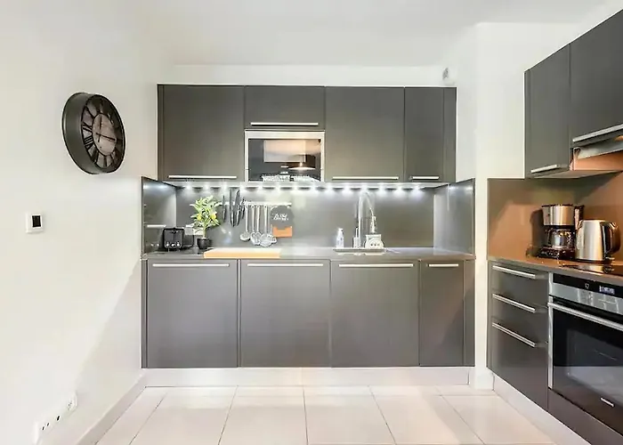 Rooftop Pool, Private Garden, At The Beach! Daire Antibes