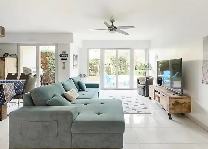 Rooftop Pool, Private Garden, At The Beach! Antibes