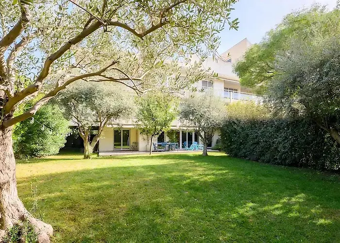 Rooftop Pool, Private Garden, At The Beach! Appartamento