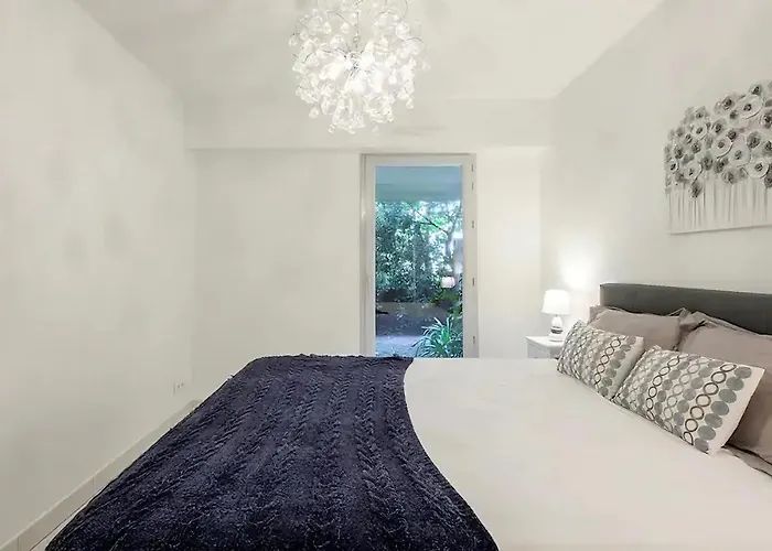 Daire Rooftop Pool, Private Garden, At The Beach! Antibes