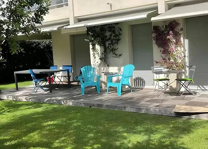 Rooftop Pool, Private Garden, At The Beach! Апартаменти Антіб