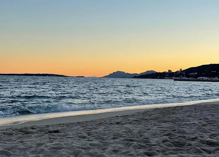 Rooftop Pool, Private Garden, At The Beach! * Antibes