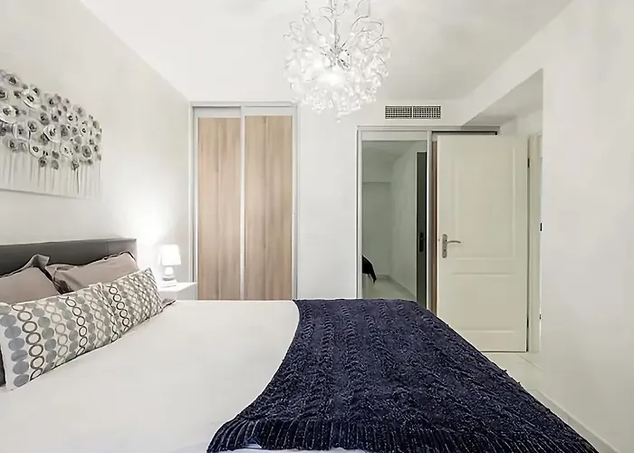 Rooftop Pool, Private Garden, At The Beach! *