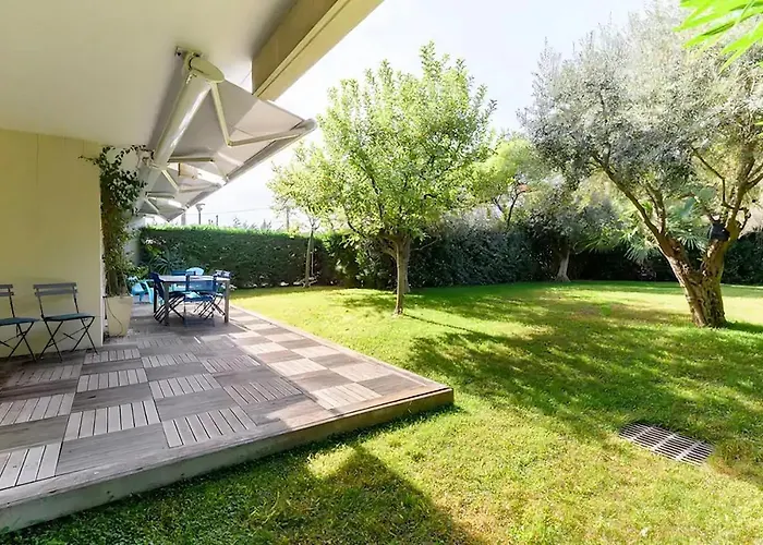 Rooftop Pool, Private Garden, At The Beach! *